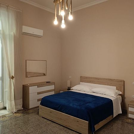 B&B Liberty House เนเปิลส์ ภายนอก รูปภาพ
