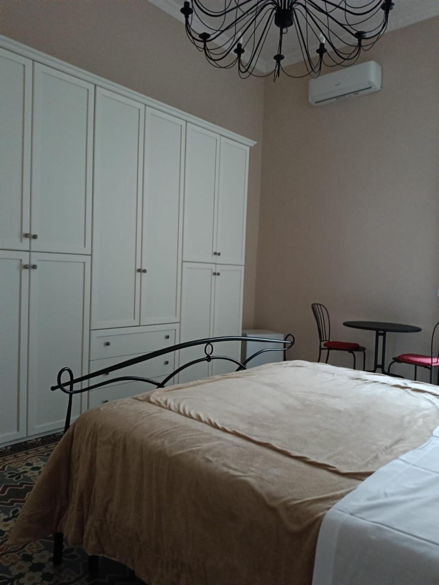 B&B Liberty House เนเปิลส์ ภายนอก รูปภาพ